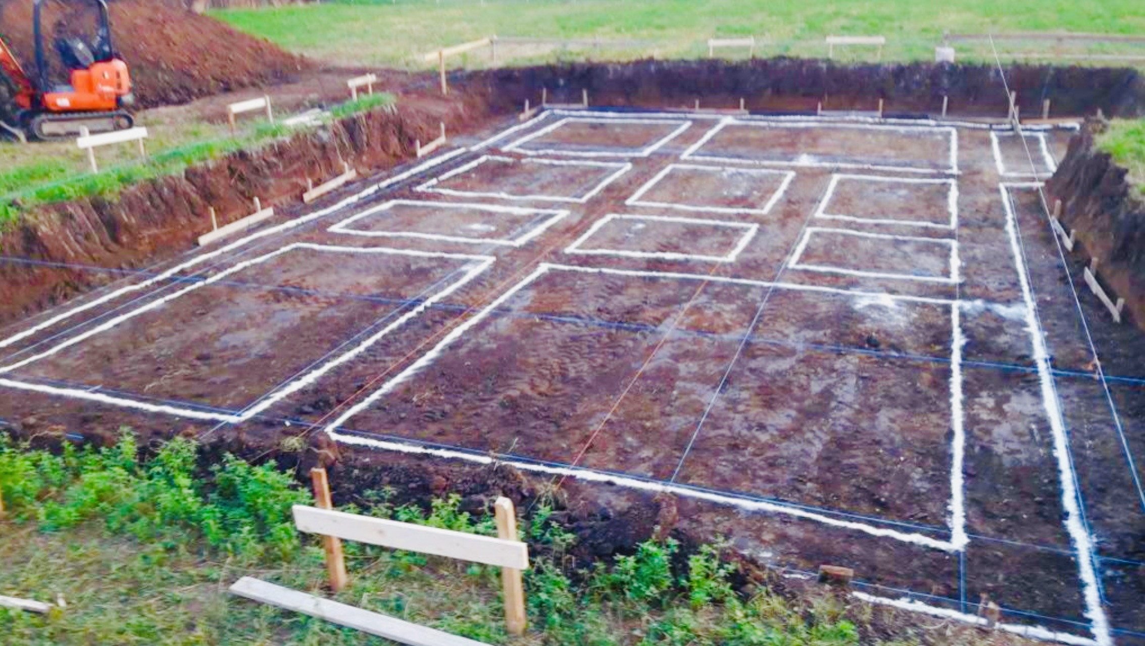 Desenarea amprentei la son, înainte de începerea construcției